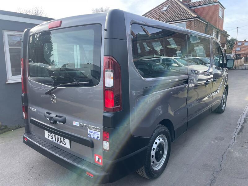 VAUXHALL VIVARO