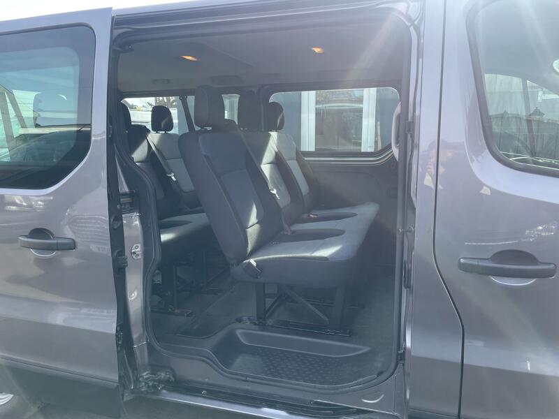 VAUXHALL VIVARO
