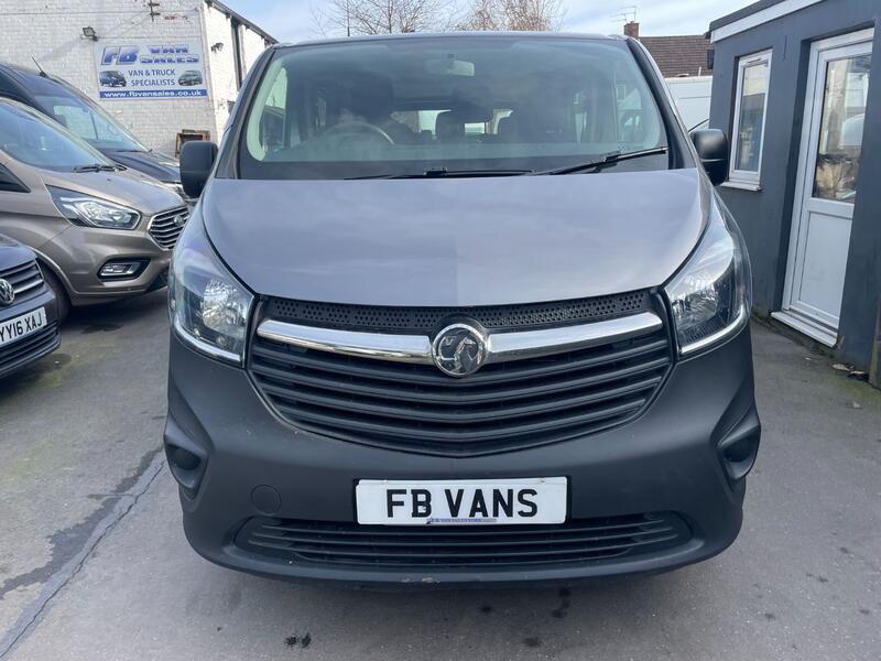 VAUXHALL VIVARO
