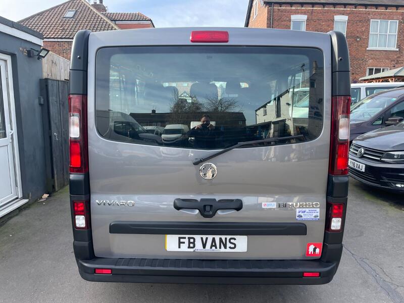 VAUXHALL VIVARO