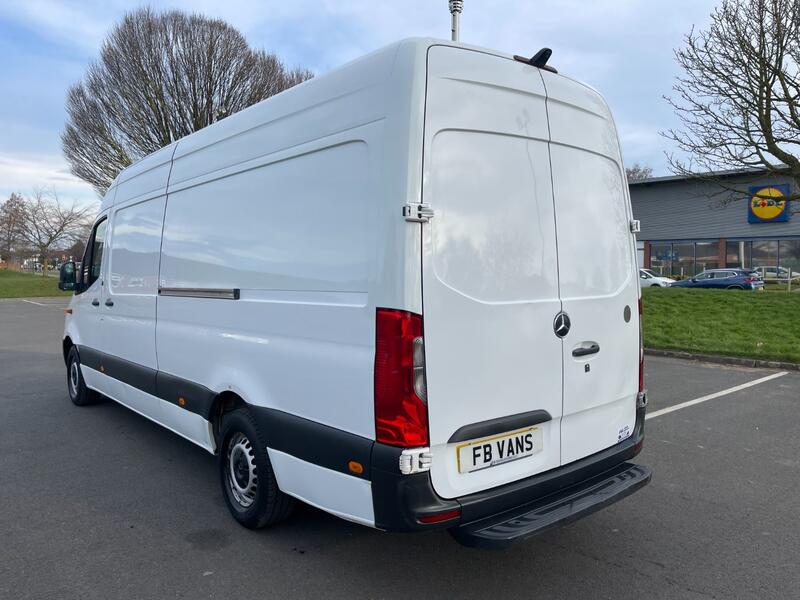 MERCEDES-BENZ SPRINTER