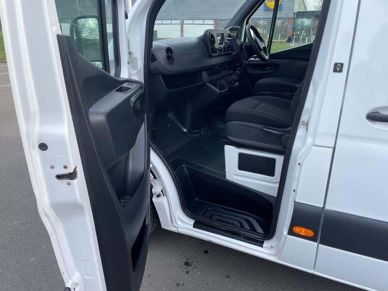 MERCEDES-BENZ SPRINTER
