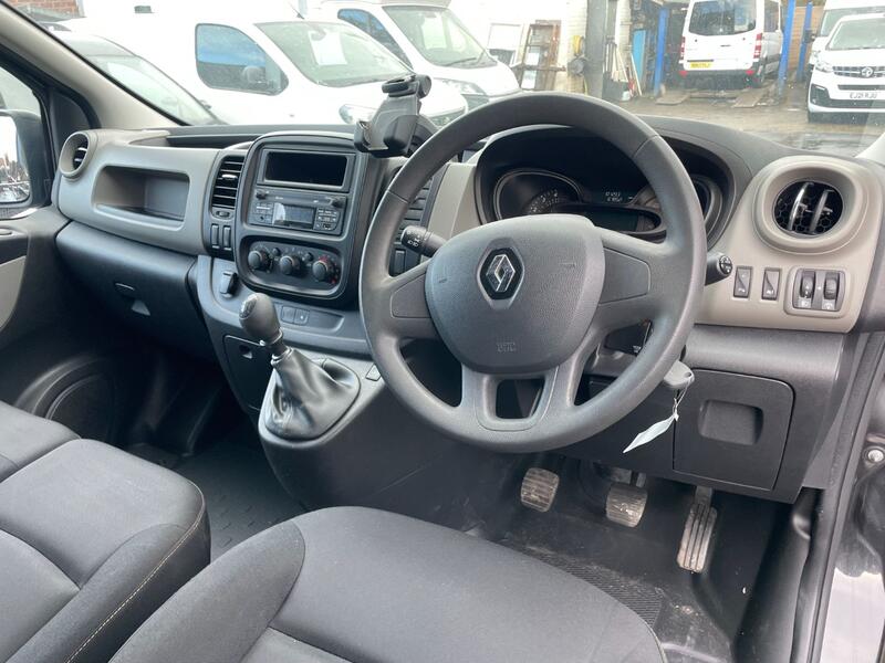 RENAULT TRAFIC