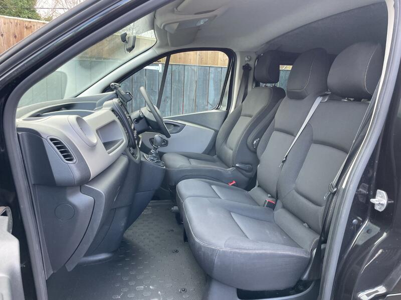 RENAULT TRAFIC