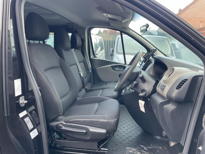 RENAULT TRAFIC