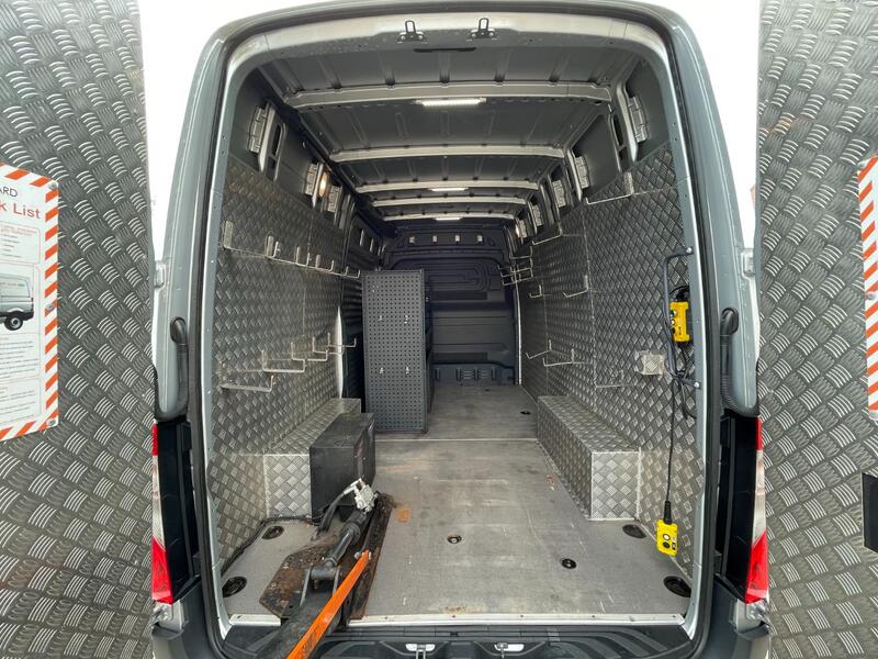 MERCEDES-BENZ SPRINTER