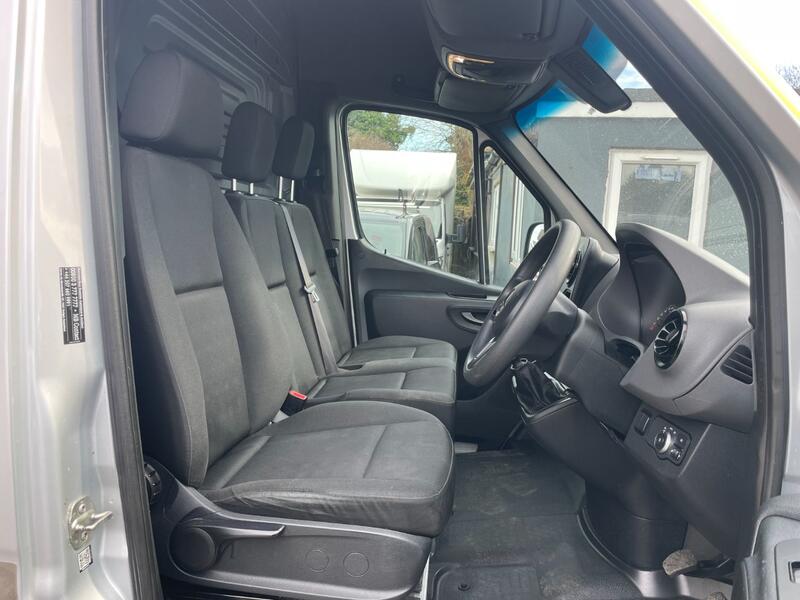 MERCEDES-BENZ SPRINTER