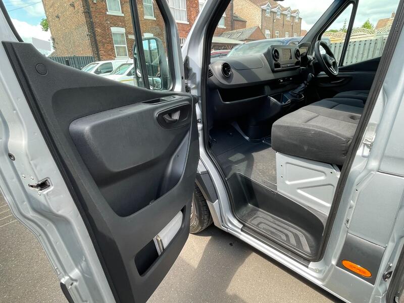 MERCEDES-BENZ SPRINTER