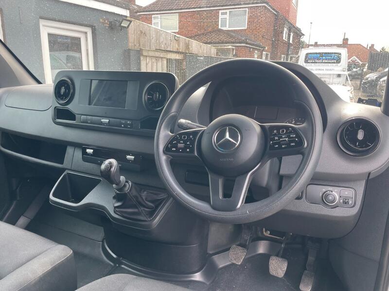 MERCEDES-BENZ SPRINTER