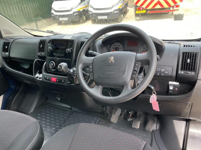 PEUGEOT BOXER