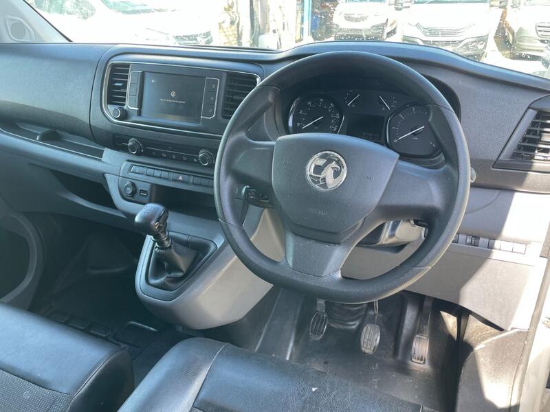 VAUXHALL VIVARO