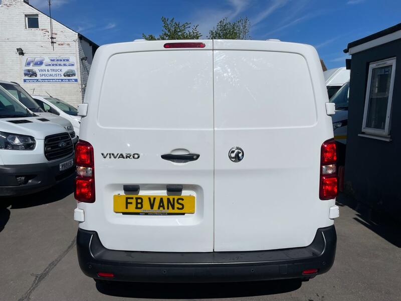 VAUXHALL VIVARO