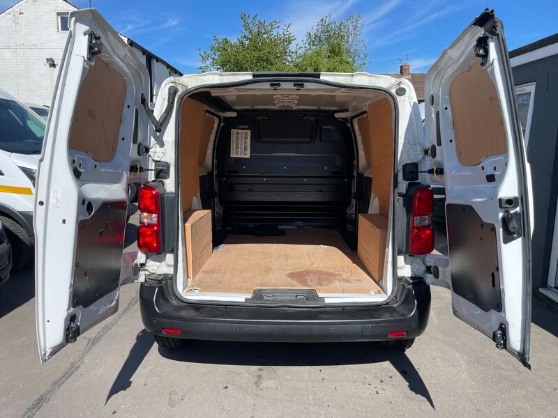 VAUXHALL VIVARO